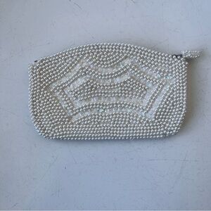 Vintage pearl beaded clutch purse zip closure 
▪️ 8” x 5”
Like New